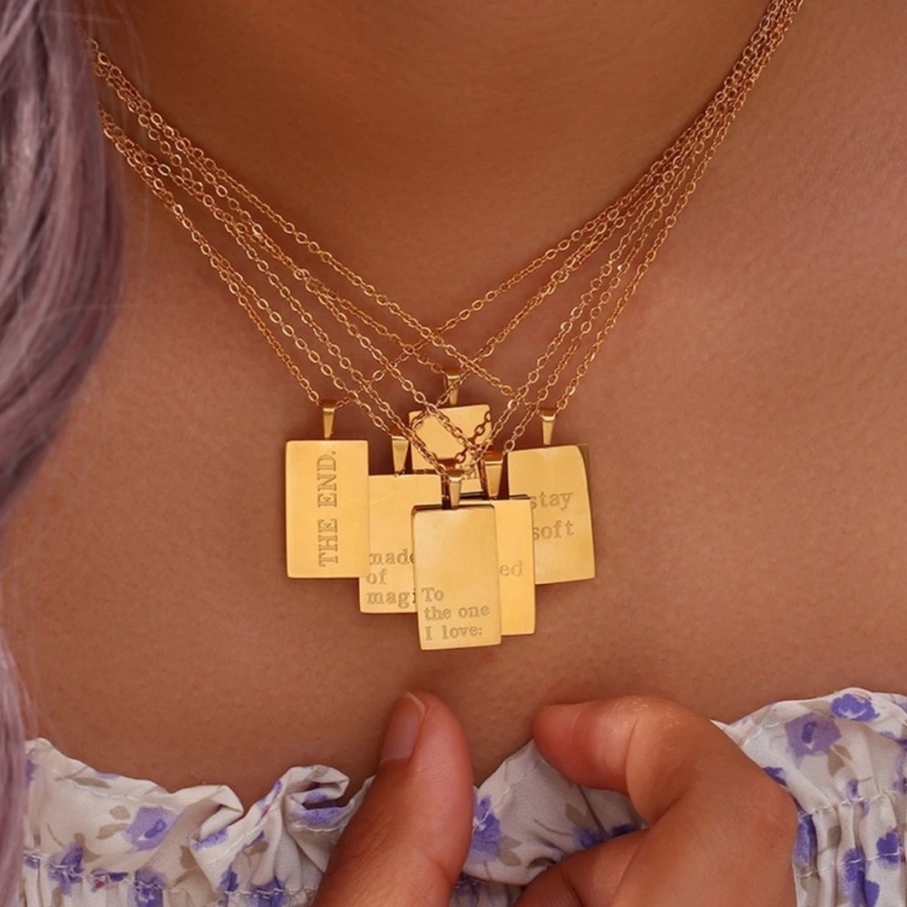 NEW 18K GOLD ENGRAVED LETTERS NECKLACE, NICE NECKLACE, CUTE NECKLACE